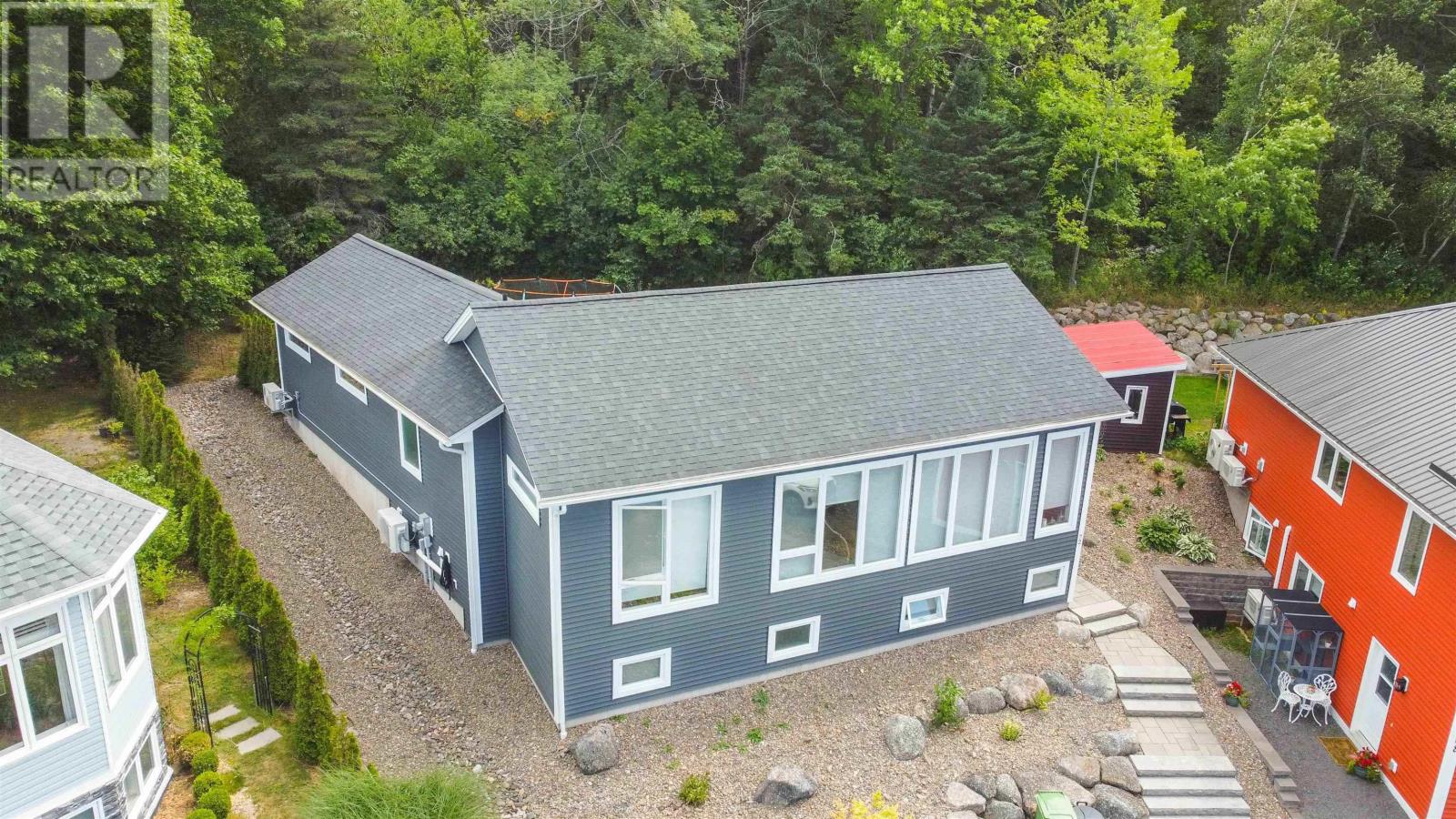 72 Carriageway Ct, Wolfville, NS B4P 2N1