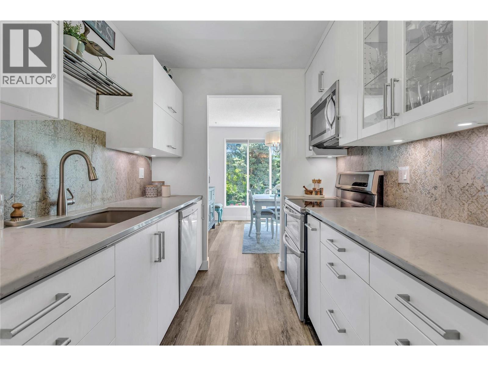 1056 Bernard Avenue Unit 216, Kelowna, BC V1Y 8L7