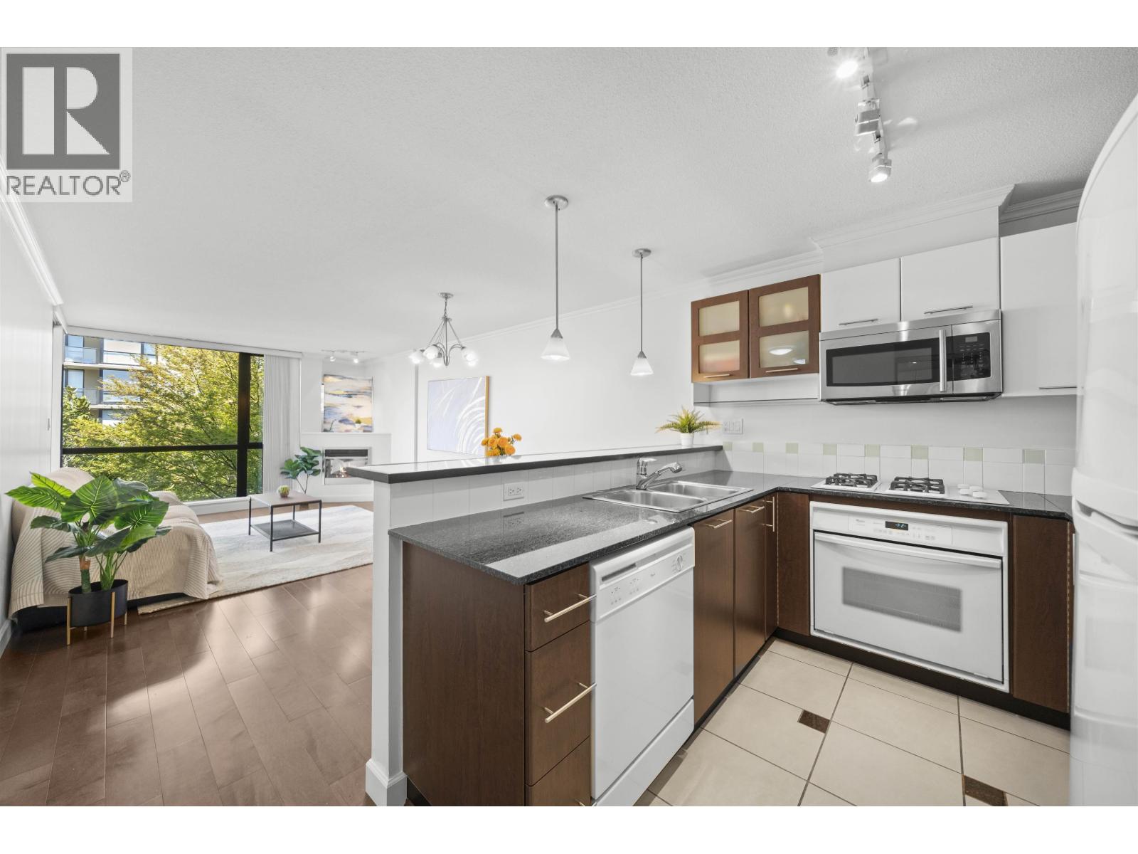 7831 Westminster Highway Unit 724, Richmond, BC V6X 4J4