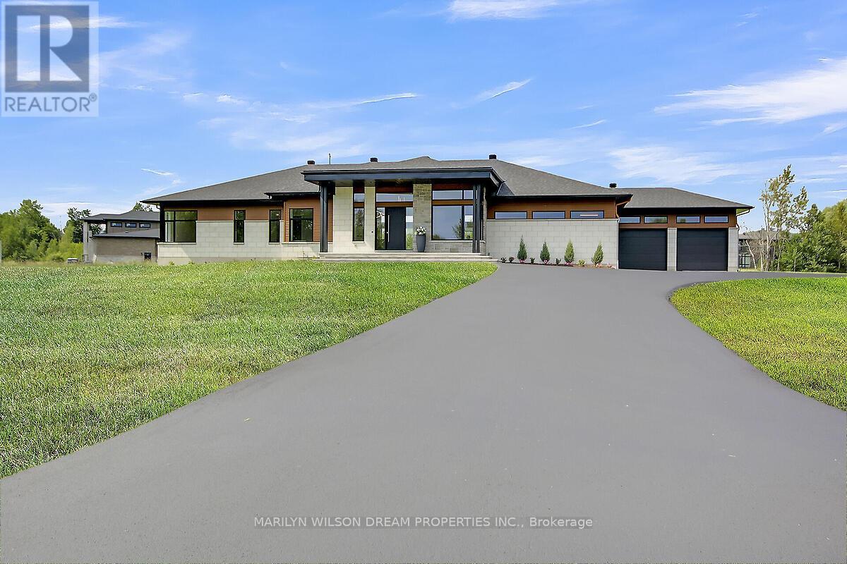 1070 Green Jacket Cres, Ottawa, ON K4P 0G6