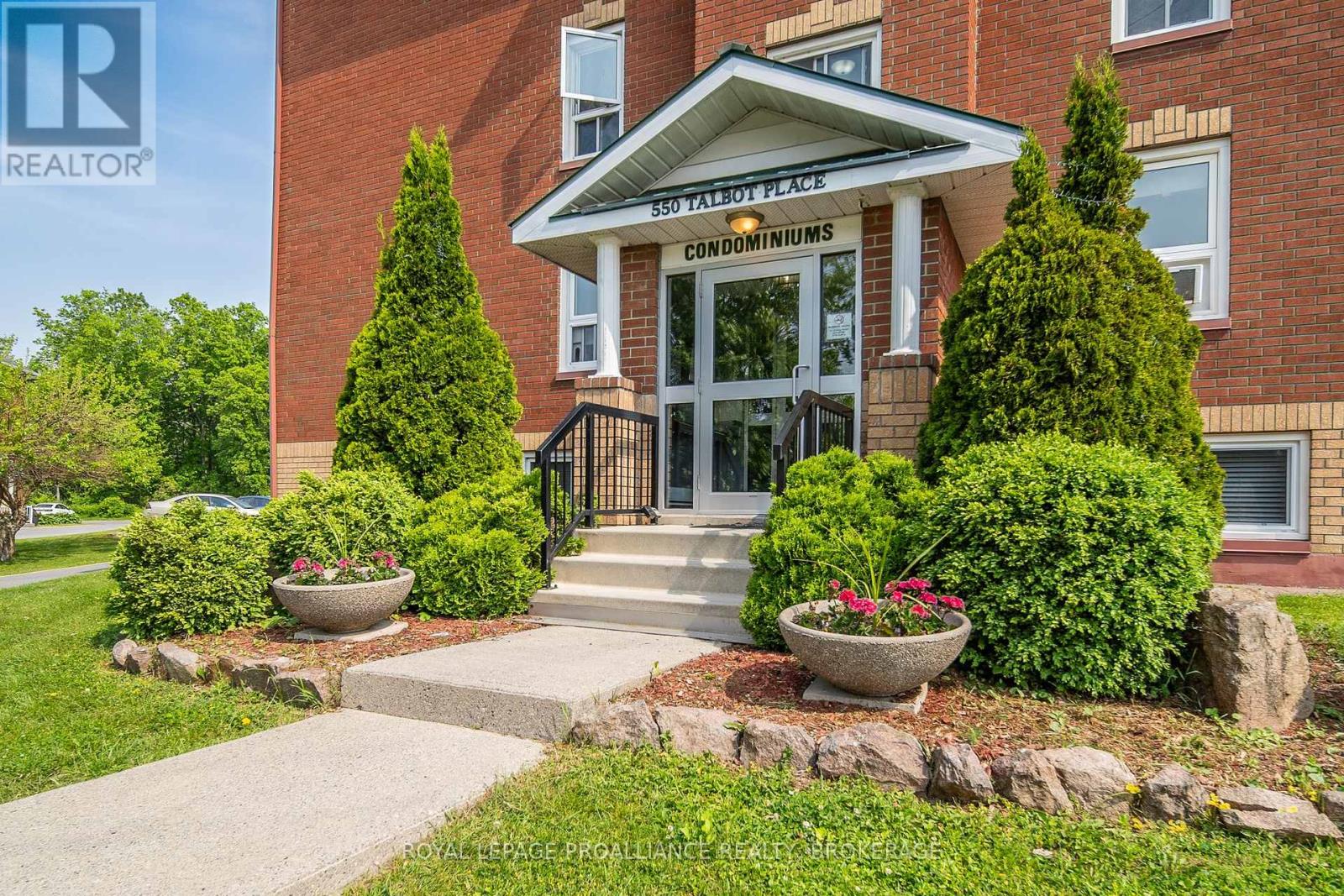 405 550 Talbot Pl, Gananoque, ON K7G 3C6