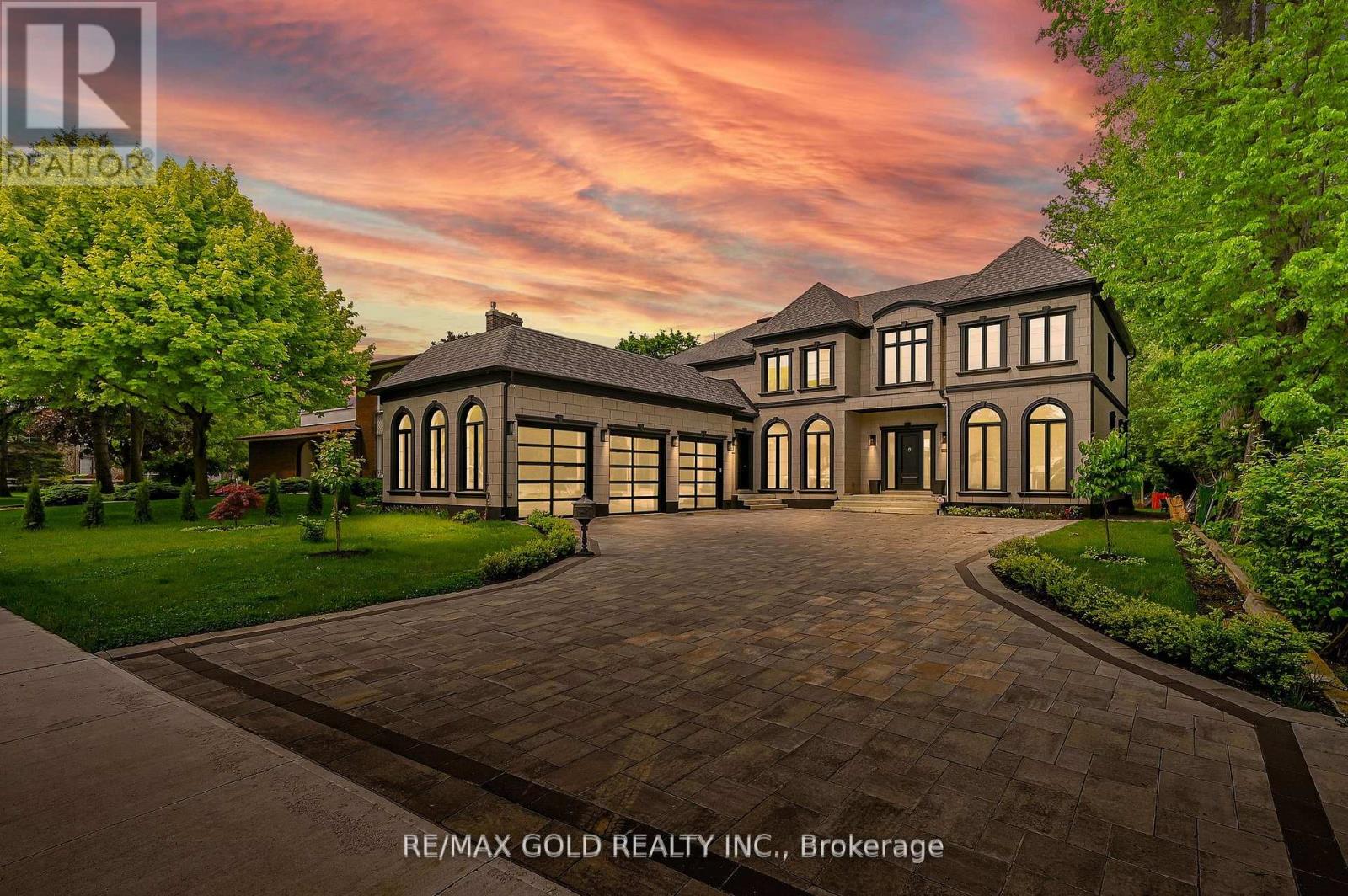 48 Sylvadene Pkwy, Vaughan, ON L4L 2M6