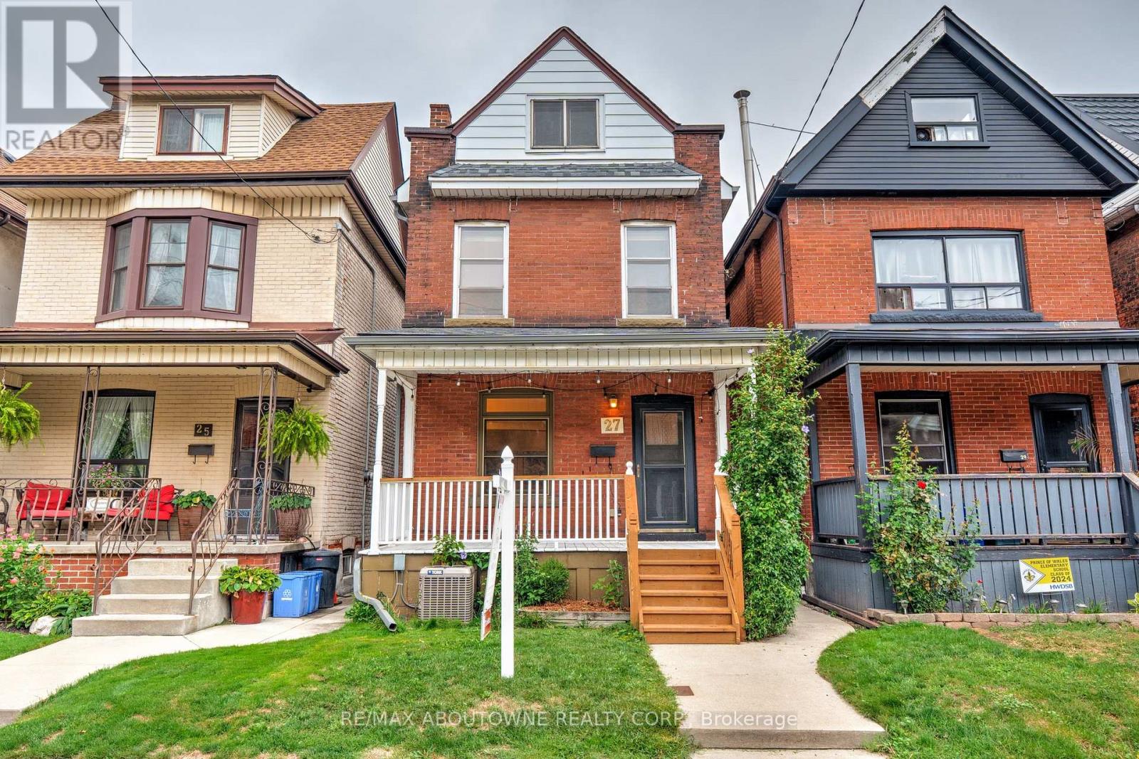 27 Garfield Ave N, Hamilton, ON L8M 2R5
