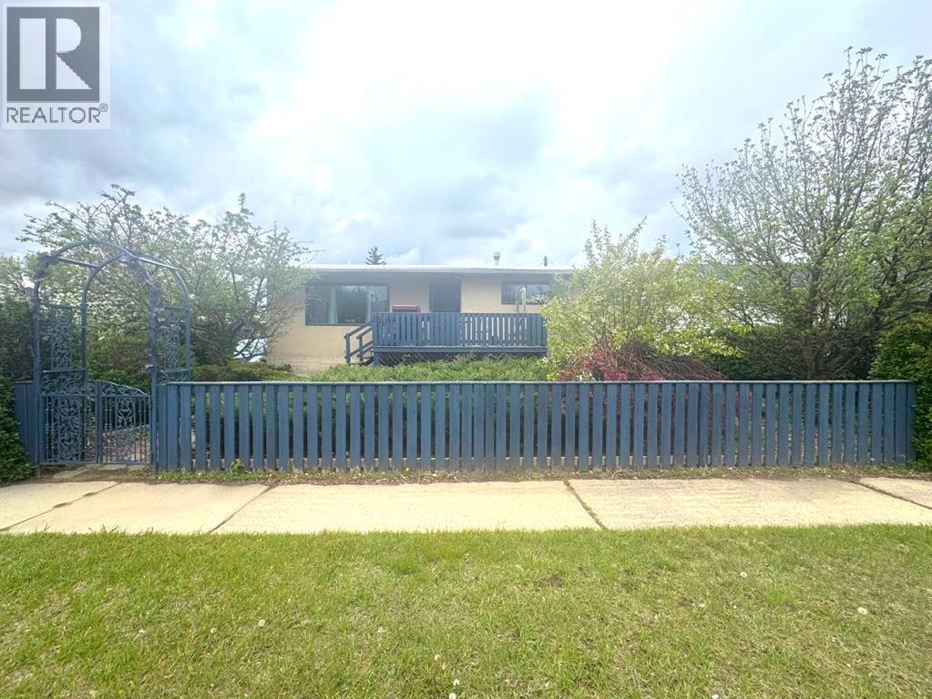 5210 Waghorn, Blackfalds, AB T0M 0J0