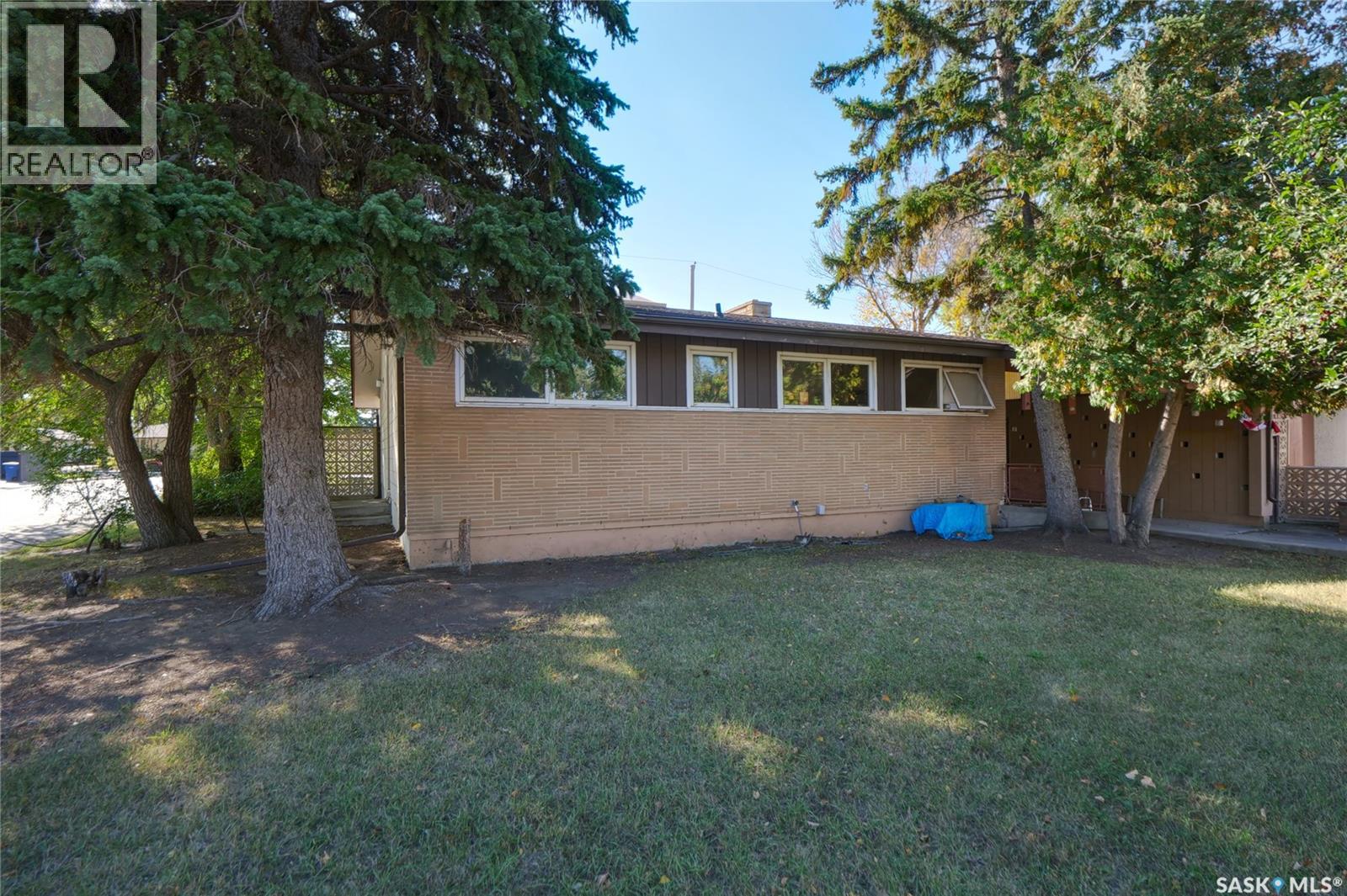1211 Gordon Rd, Moose Jaw, SK S6H 3E3
