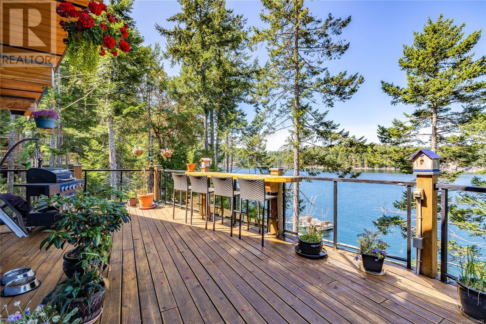659 Wilks Rd, Mayne Island, BC V0N 2J1