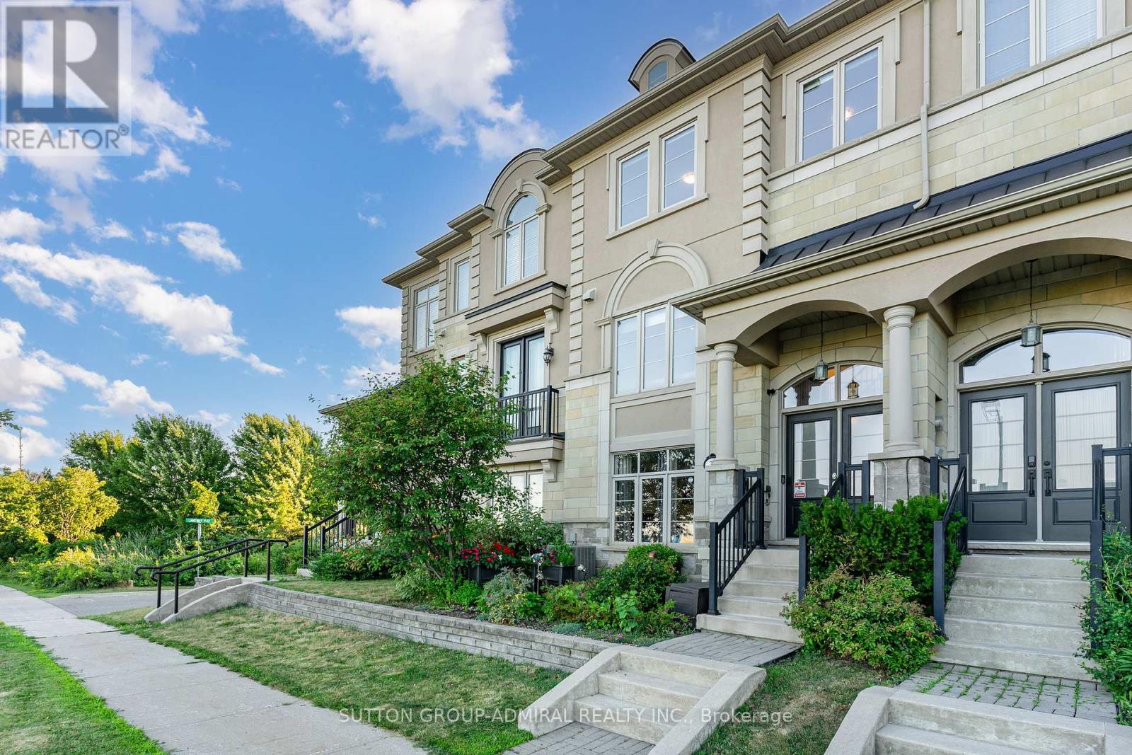 32 Grand Trunk Ave, Vaughan, ON L6A 0X9