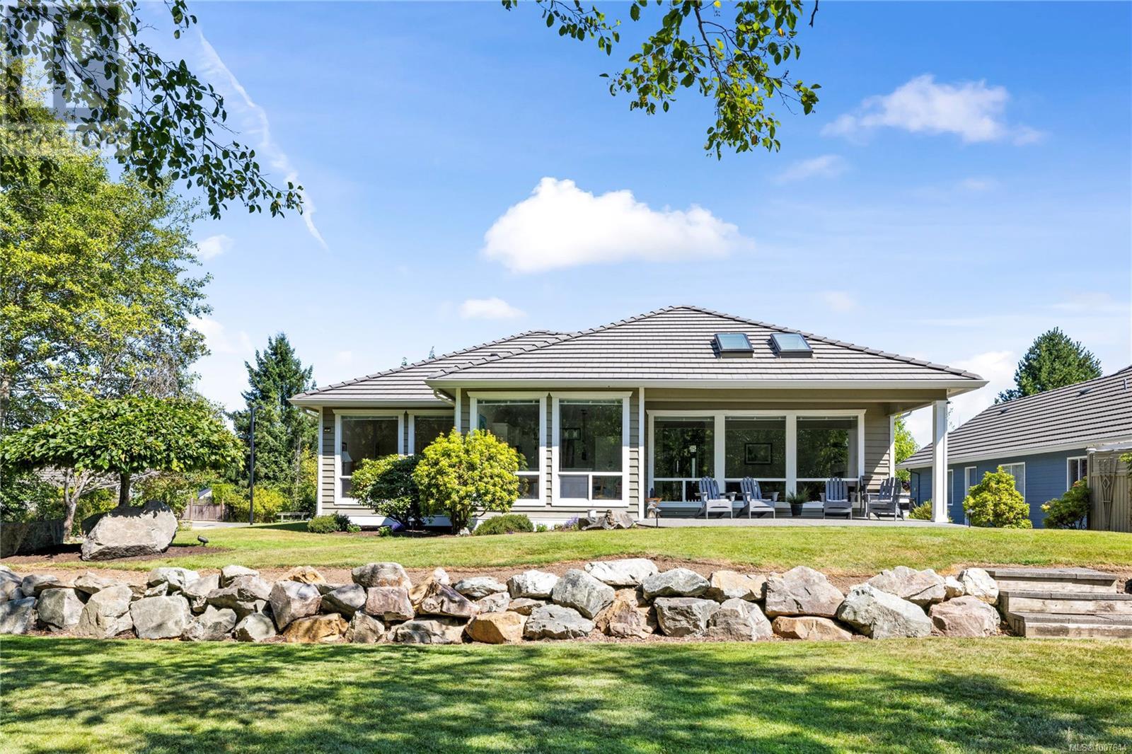 636 Morningstar Dr, Parksville, BC V9P 2W3
