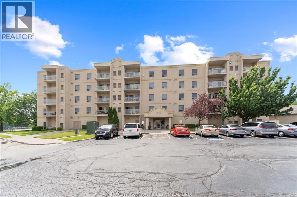 315 Village Grove Unit 505, Tecumseh, ON N8N 5G4