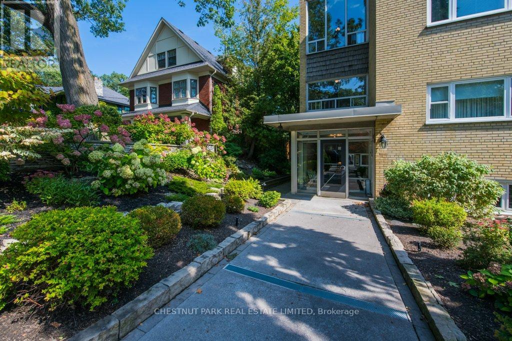 3 75 Scarborough Rd, Toronto, ON M4E 3M4