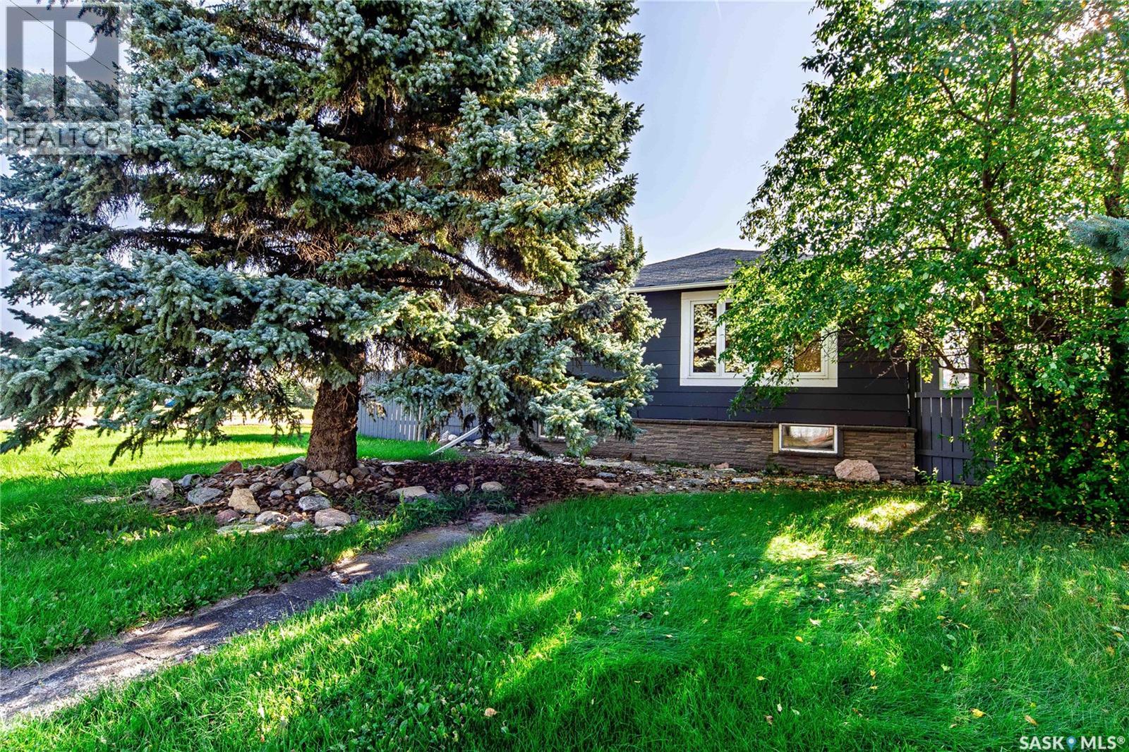 Fourth Street, Plunkett, SK S0K 3J0