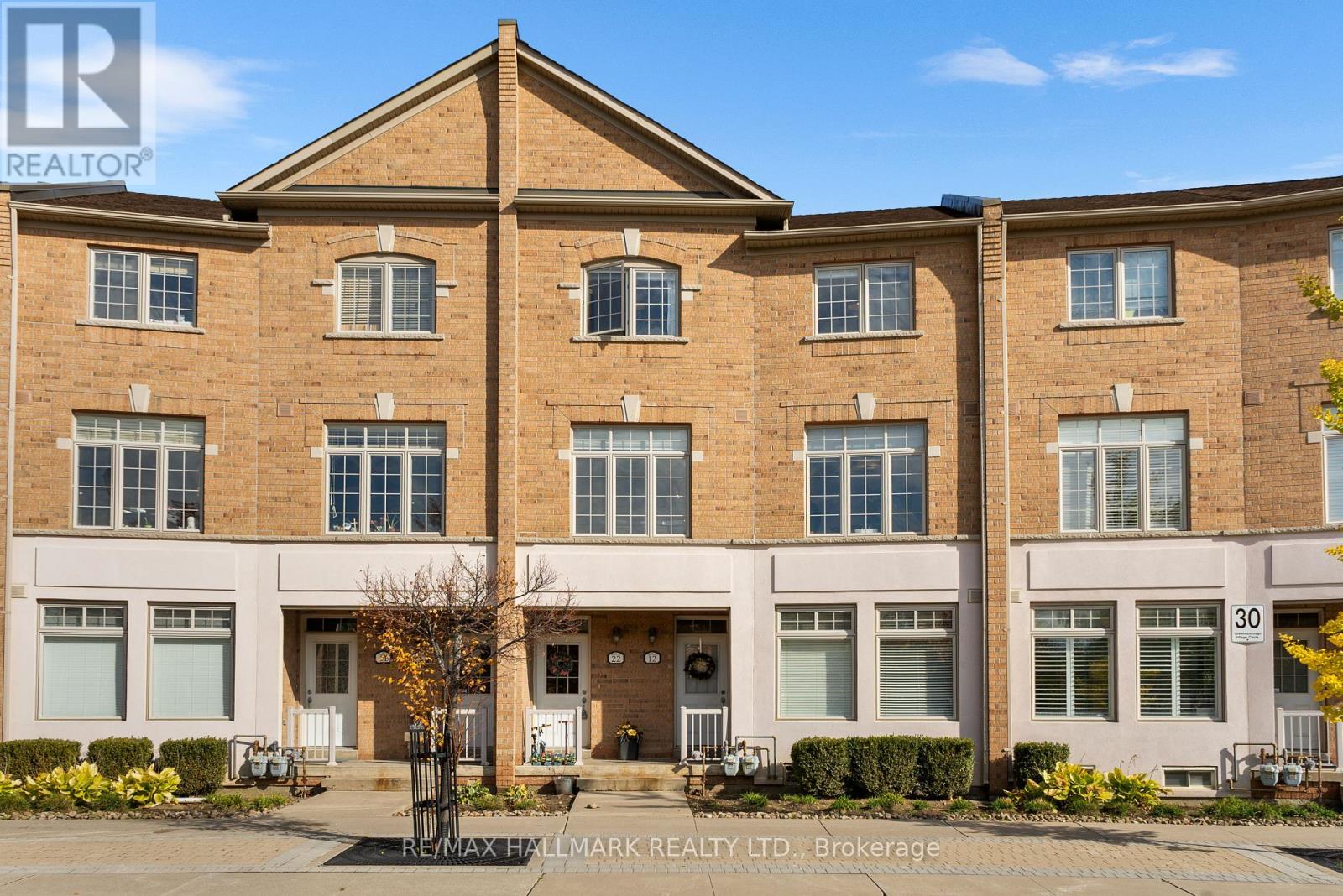 22 30 Greensborough Village Cir, Markham, ON L6E 0C7