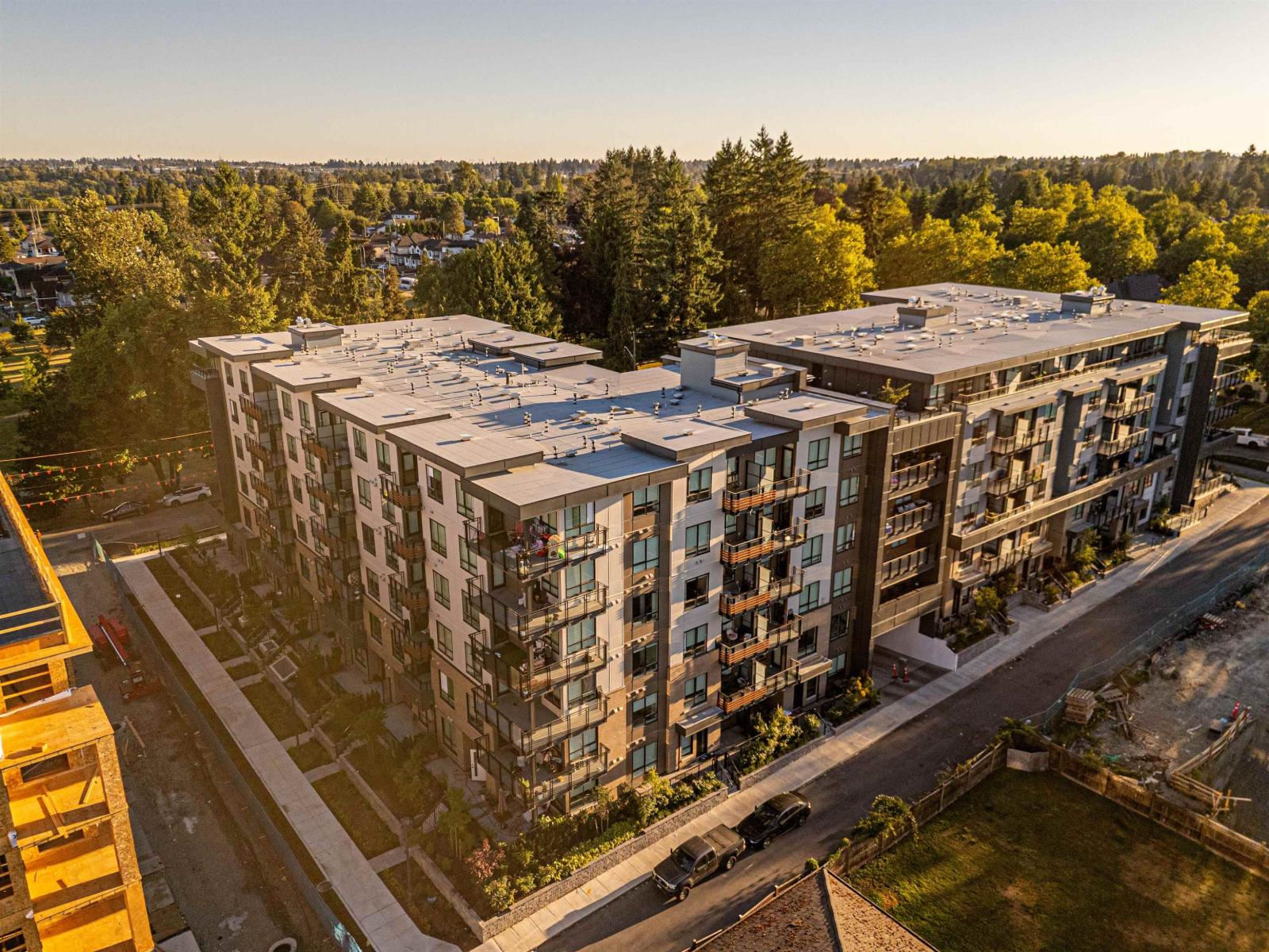 13439 94a Avenue Unit 513, Surrey, BC V3V 0G9