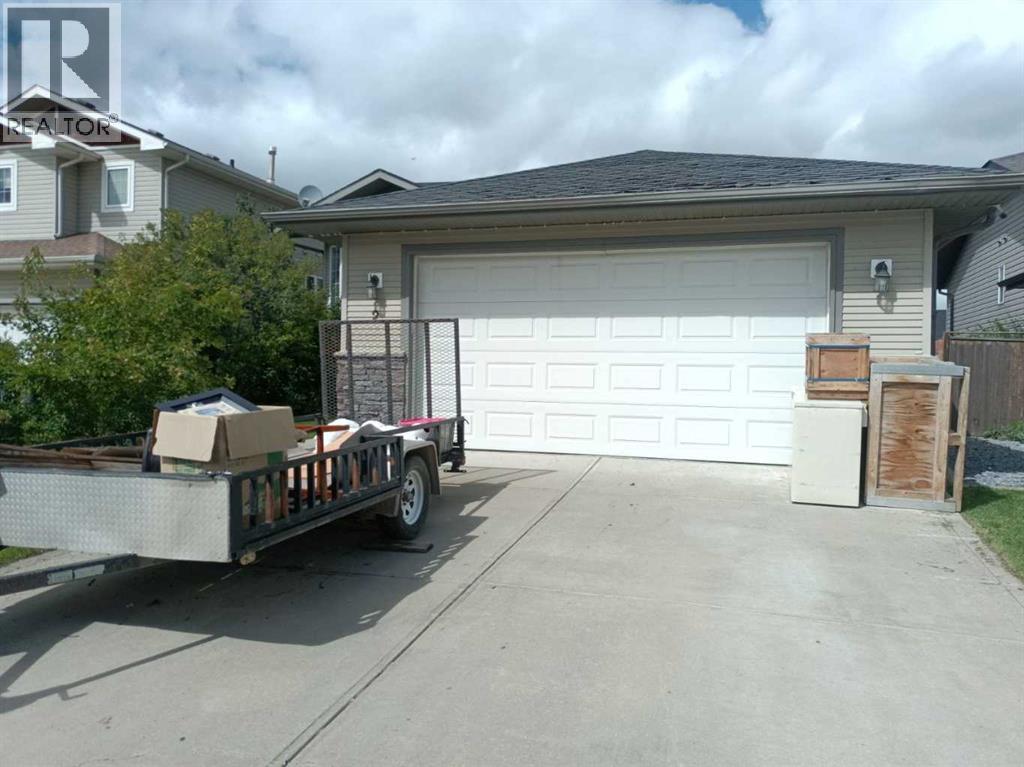 2 Holsworth Pl, Sylvan Lake, AB T4S 0C5