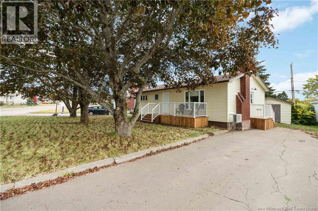 22 Wynwood Dr, Moncton, NB E1A 2M3
