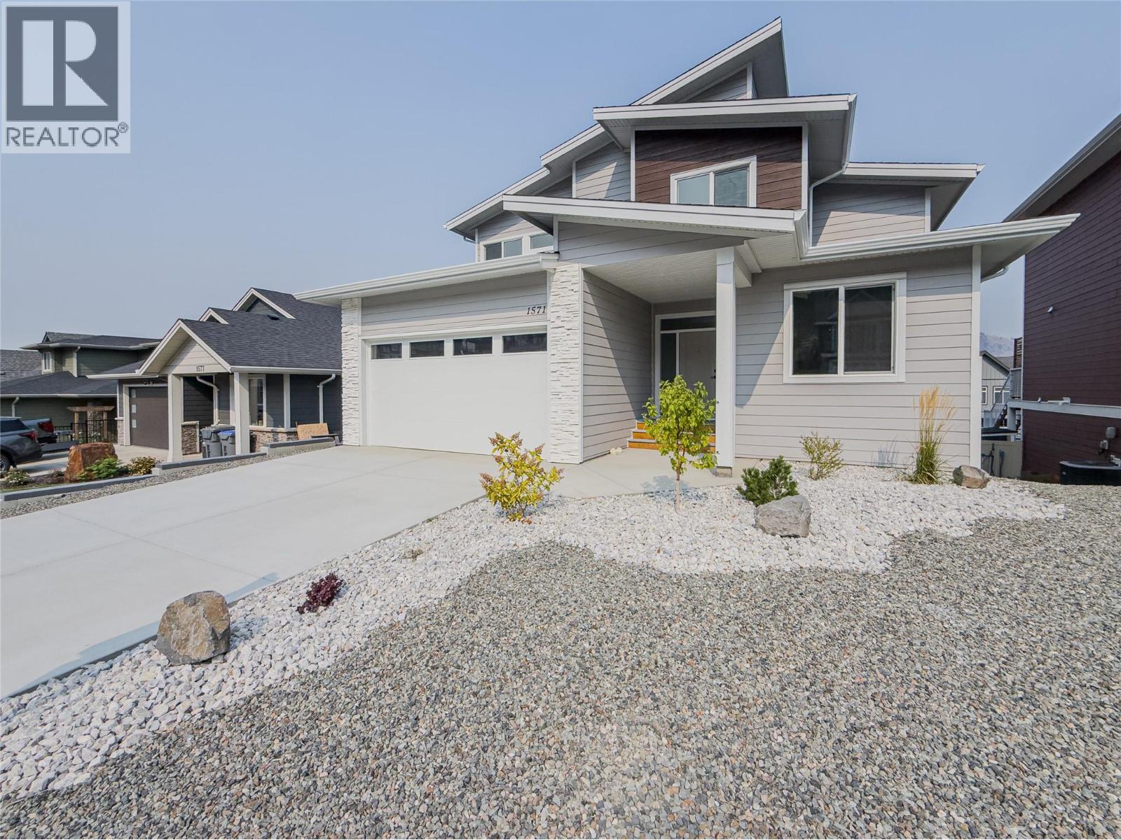 1571 Emerald Dr, Kamloops, BC V2E 0C4