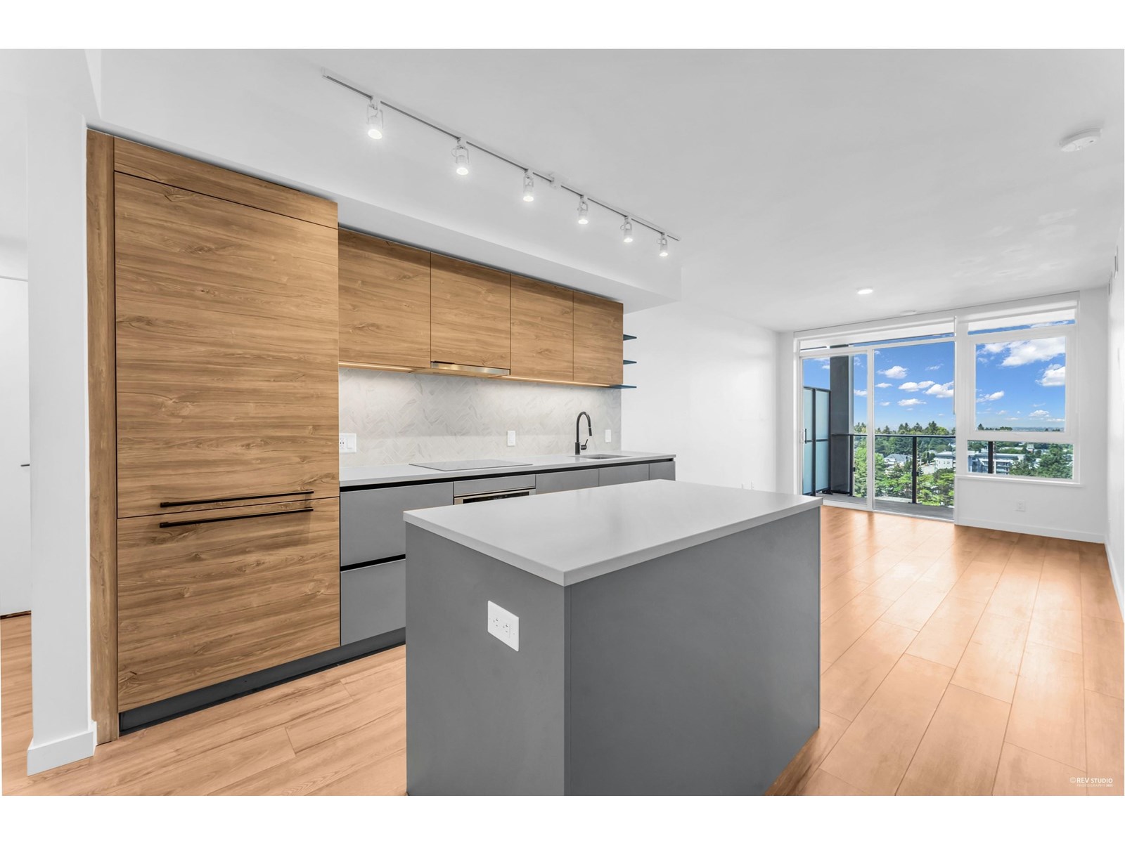 10448 University Drive Unit 1712, Surrey, BC V3T 0S7