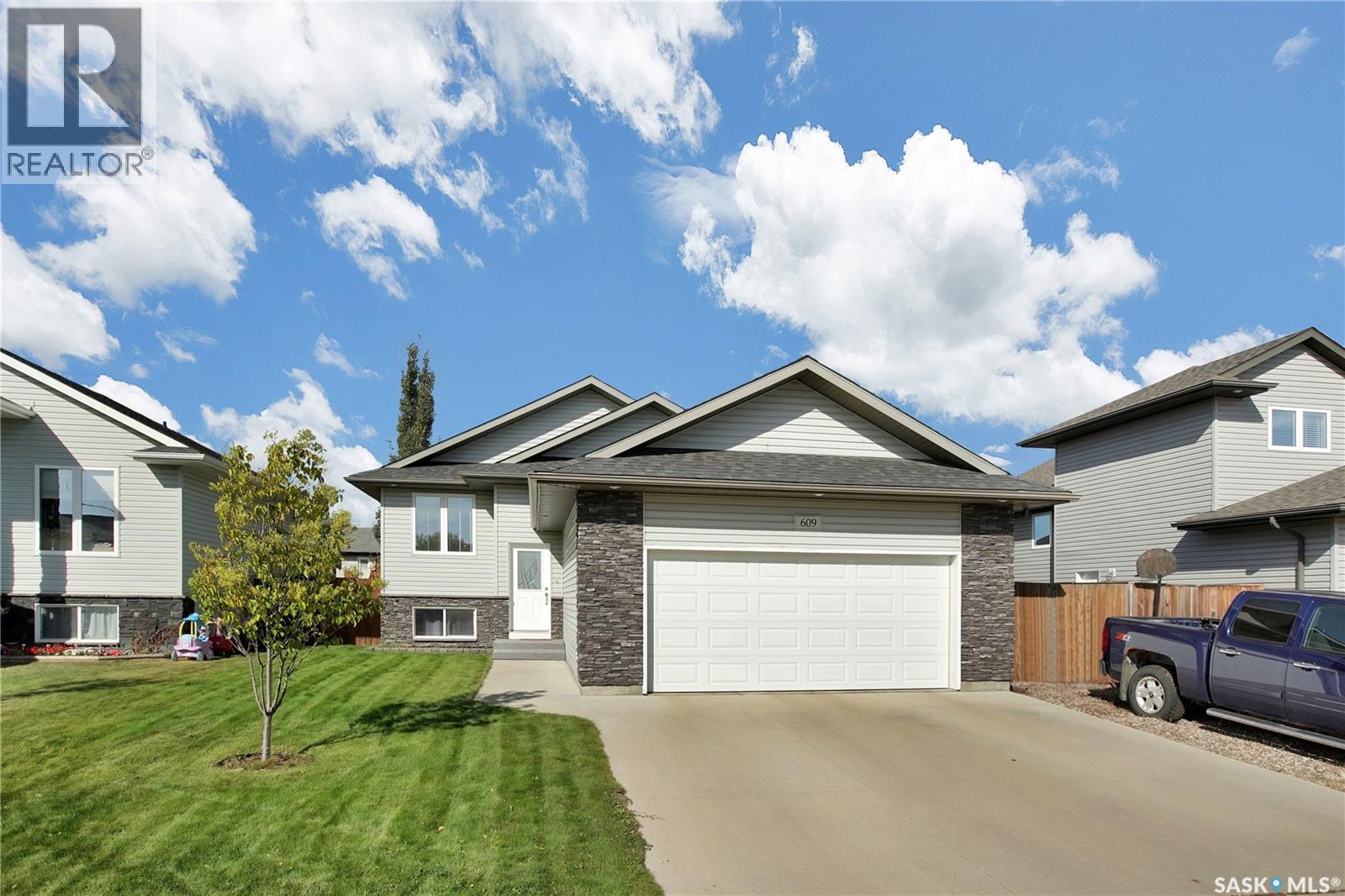 609 Reimer Rd, Martensville, SK S0K 0A2