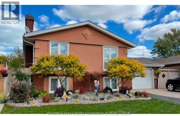 3036 Forest Glade Dr, Windsor, ON N8R 1L5