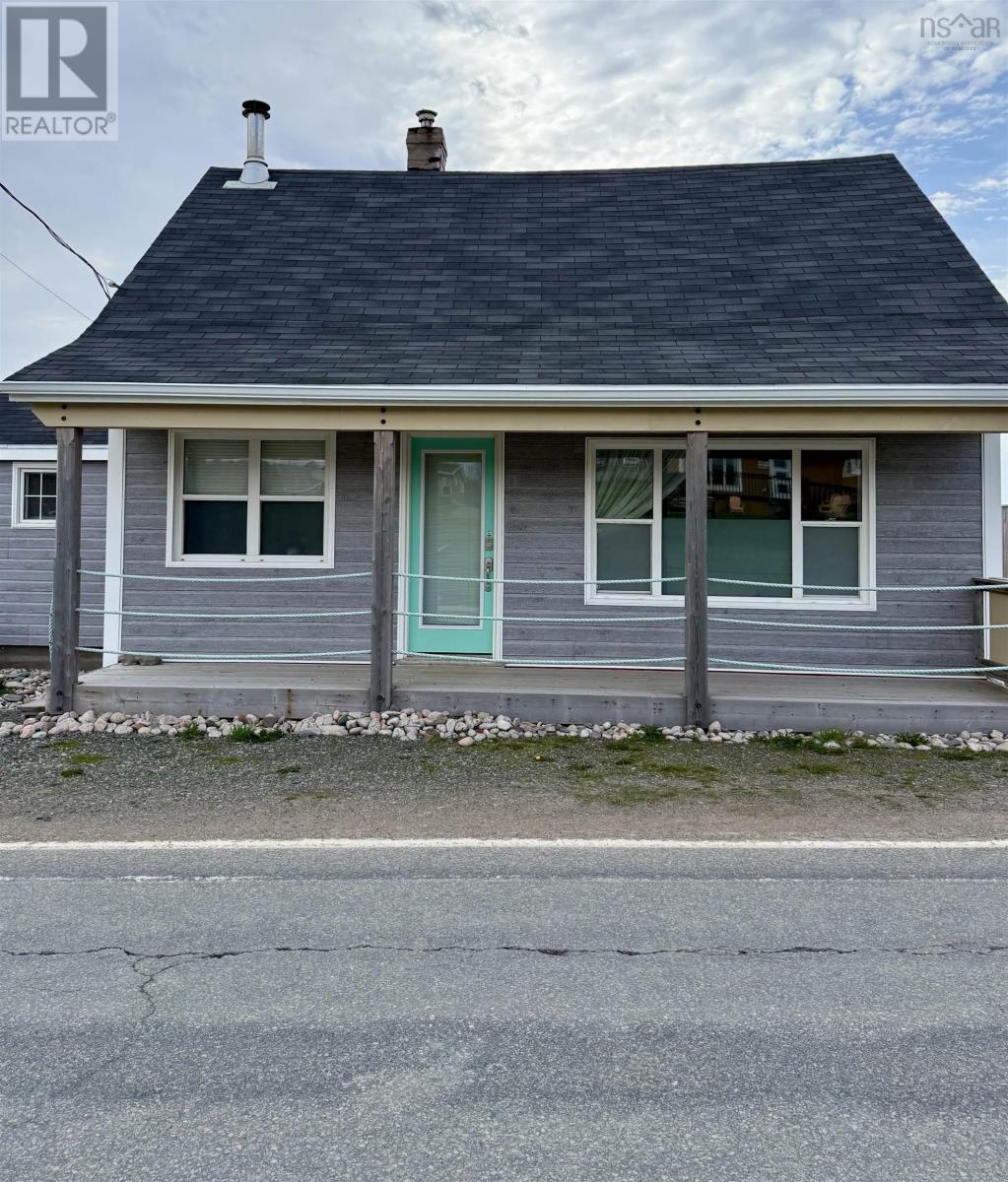 15491 Cabot Trail Rd, Chticamp, NS B0E 1H0