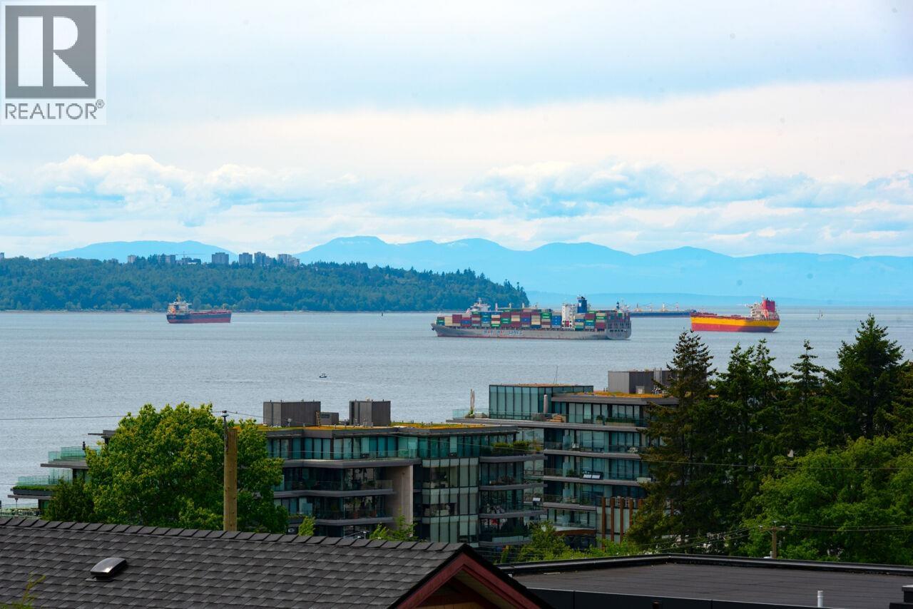 1168 Esquimalt Ave, West Vancouver, BC V7T 1K1