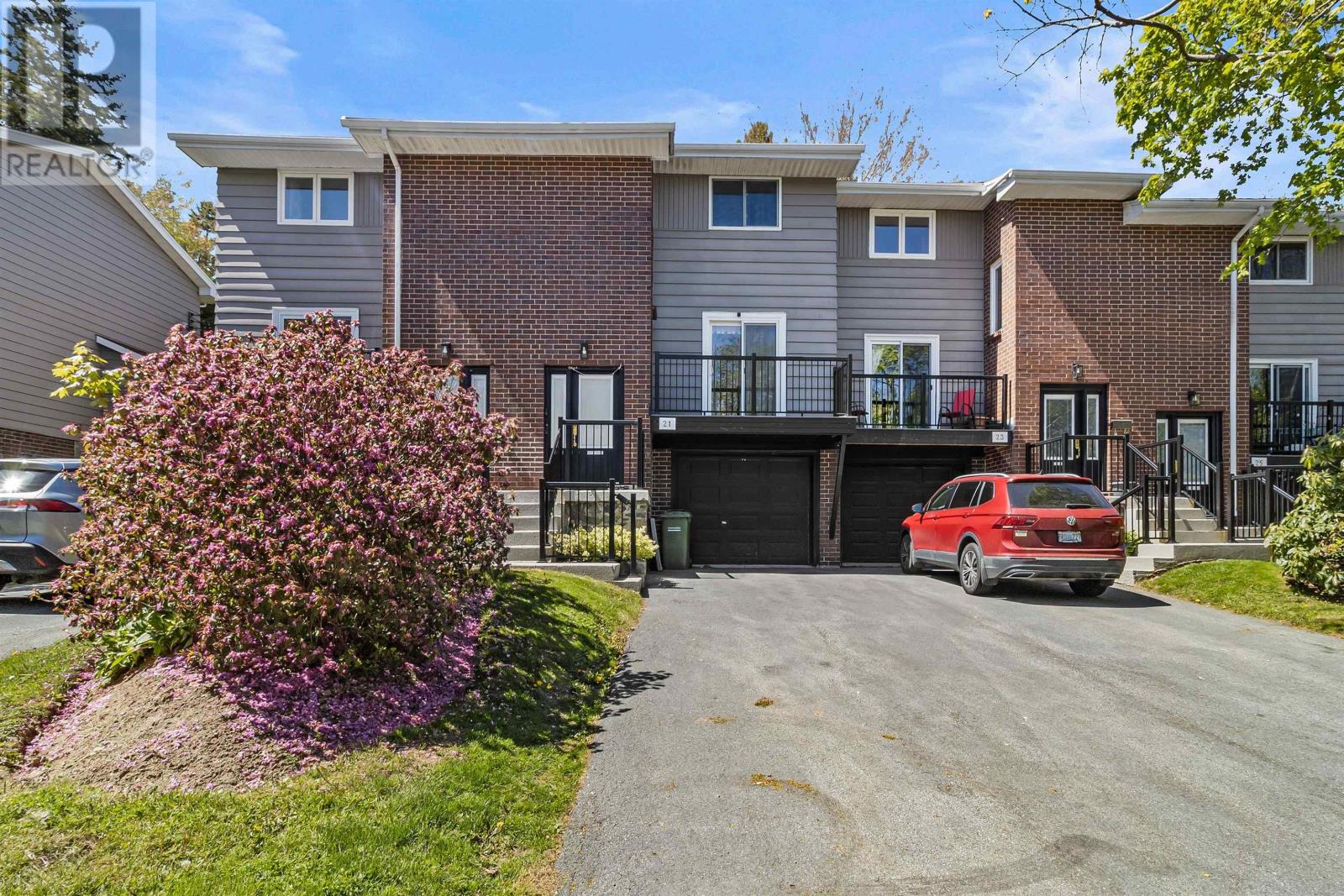 21 Braeside Ln, Halifax, NS B3M 3J6