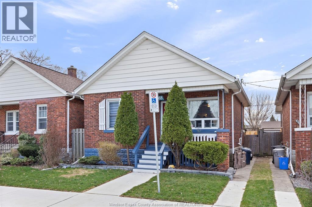 1065 Ellis St E, Windsor, ON N8X 2J2