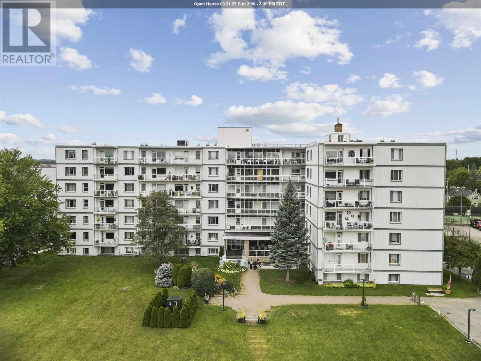 99 Pine St Apt 5, Sault Ste. Marie, ON P6A 3Y3