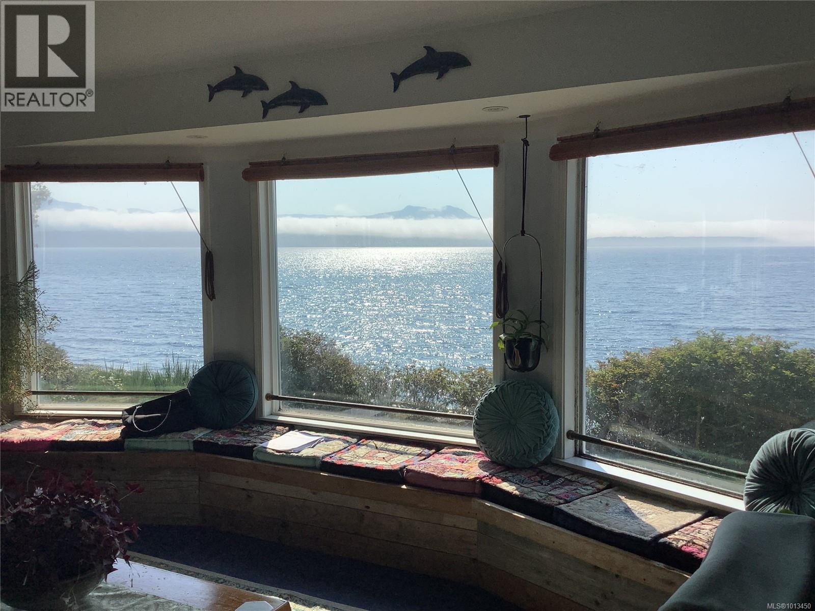 90 1st St, Sointula, BC V0N 3E0