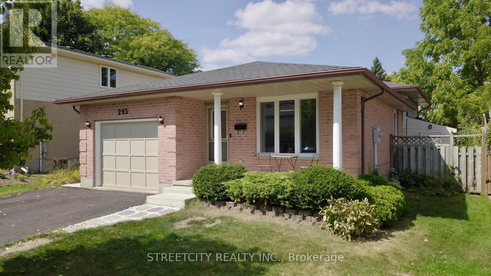 295 Walmer Grv, London, ON N6G 4G9