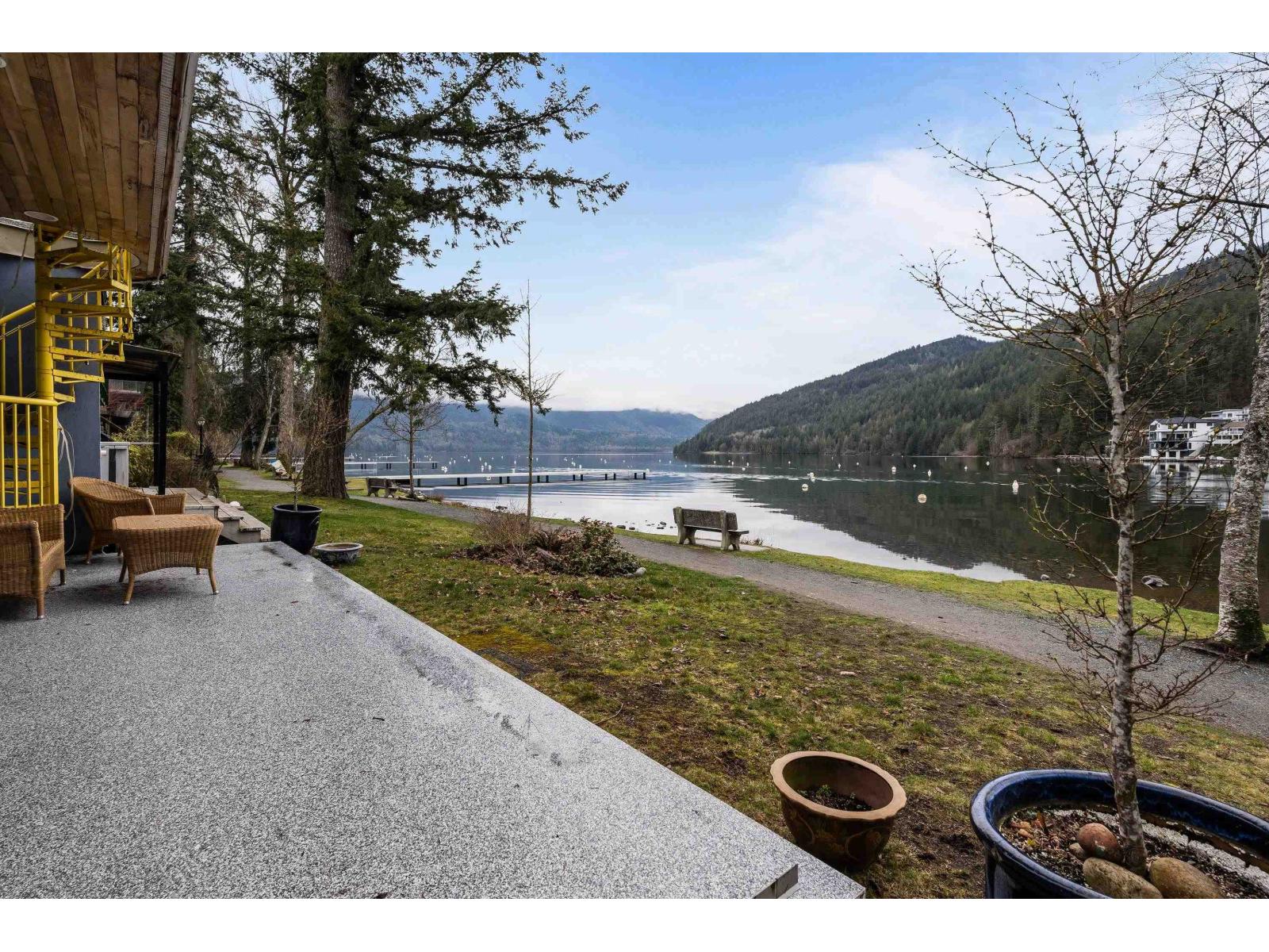 106 First Avenuecultus Lk N, Cultus Lake, BC V2R 4Y4