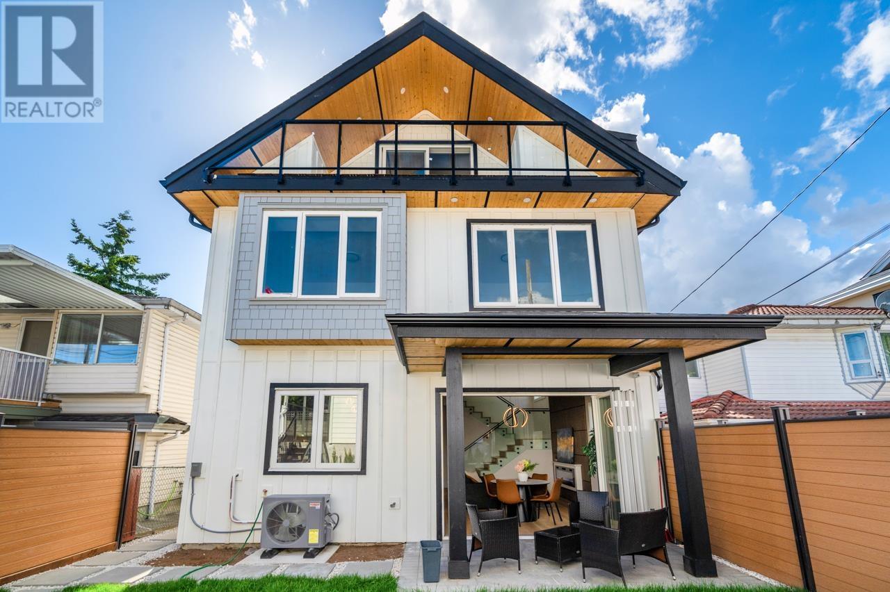2124 Renfrew Street Unit 1, Vancouver, BC V5M 3J5