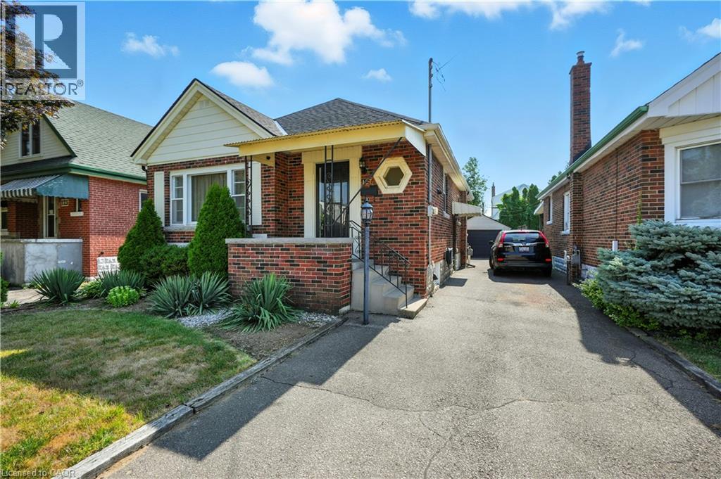 127 Garside Ave S, Hamilton, ON L8K 2W1