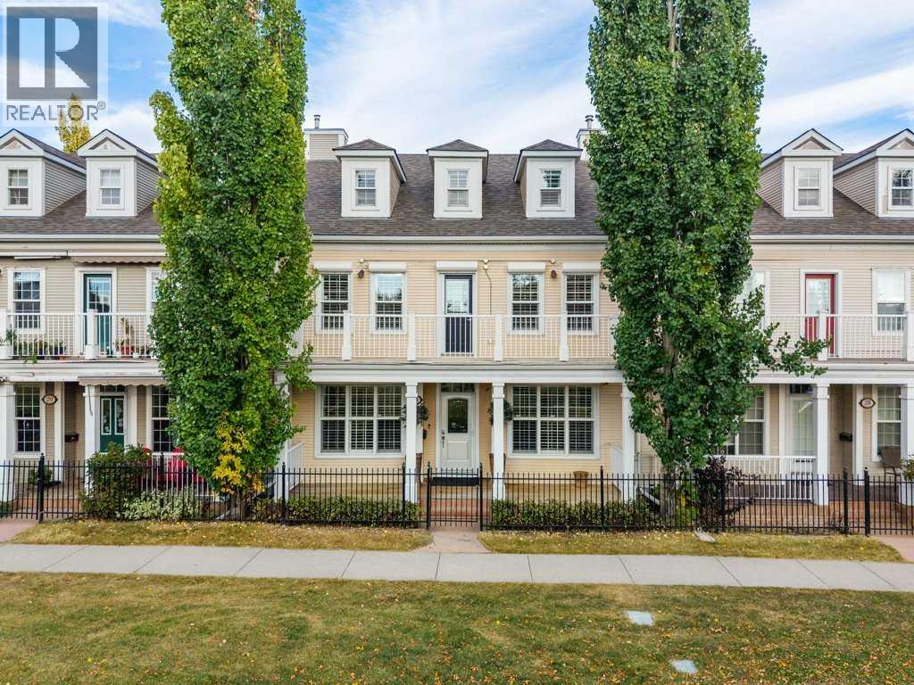 24 Ypres Mews SW, Calgary, AB T2T 6L2