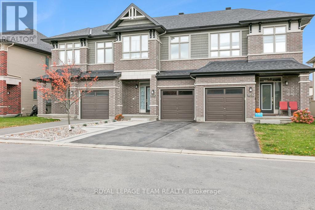 525 Rowers Way, Ottawa, ON K1X 0C9