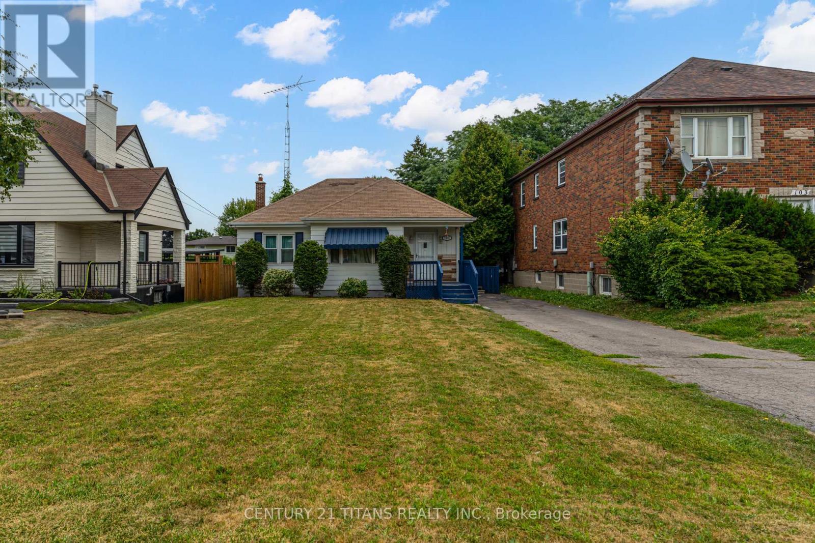 107 Wilson Rd N, Oshawa, ON L1G 6E1