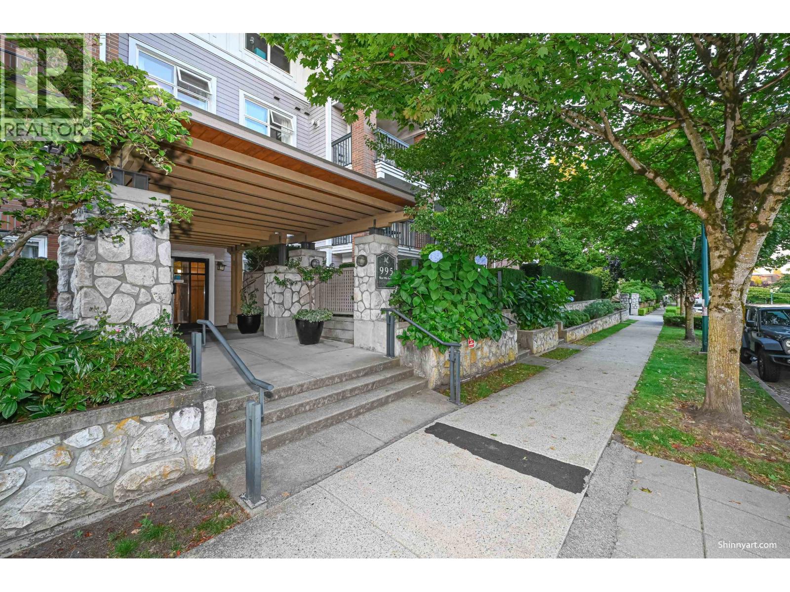 995 W 59th Avenue Unit 401, Vancouver, BC V6P 6Z2