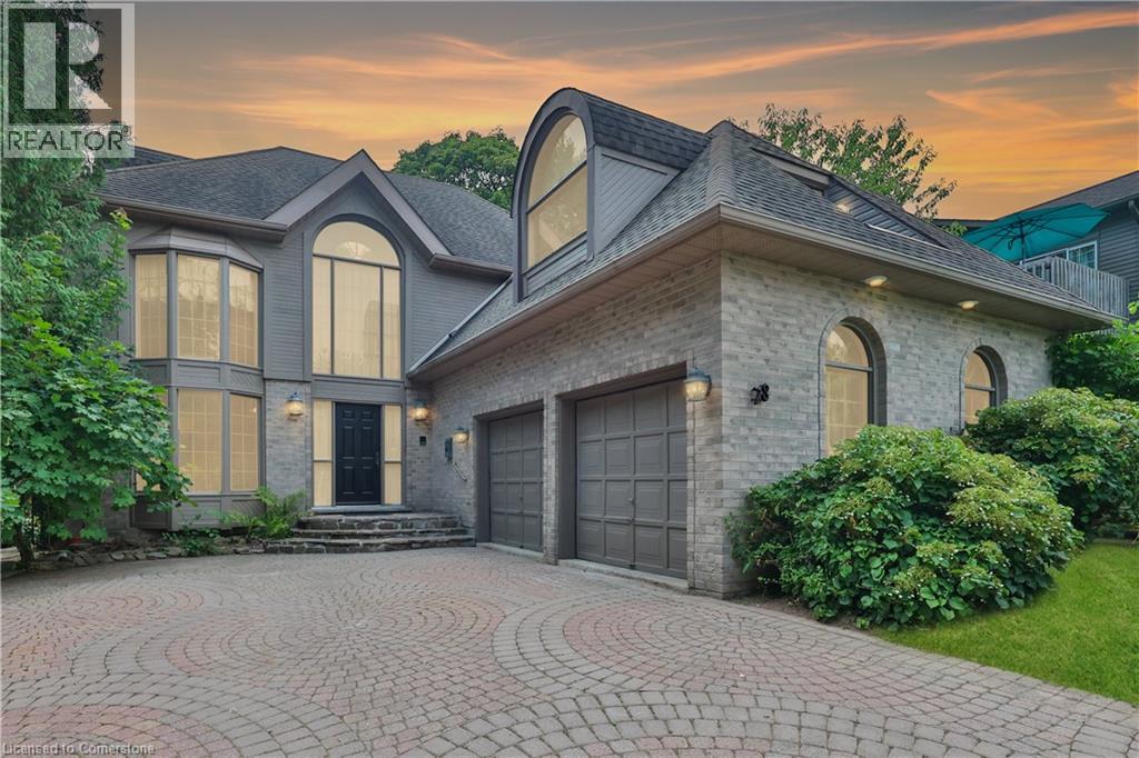 78 W River St, Oakville, ON L6L 3B5