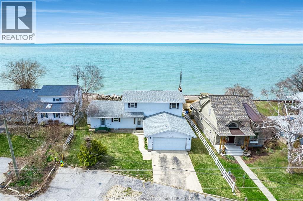 864 Point Pelee Dr, Leamington, ON N8H 3V4