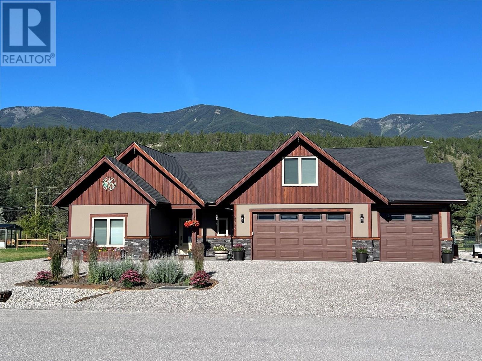 6909 Columbia Ridge Dr, Fairmont Hot Springs, BC V0B 1L0