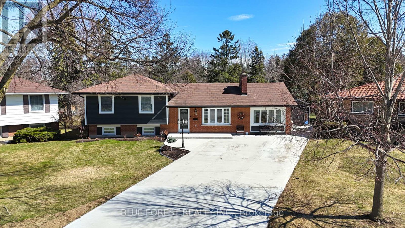 14 Rockingham Ct, London, ON N6C 4L8