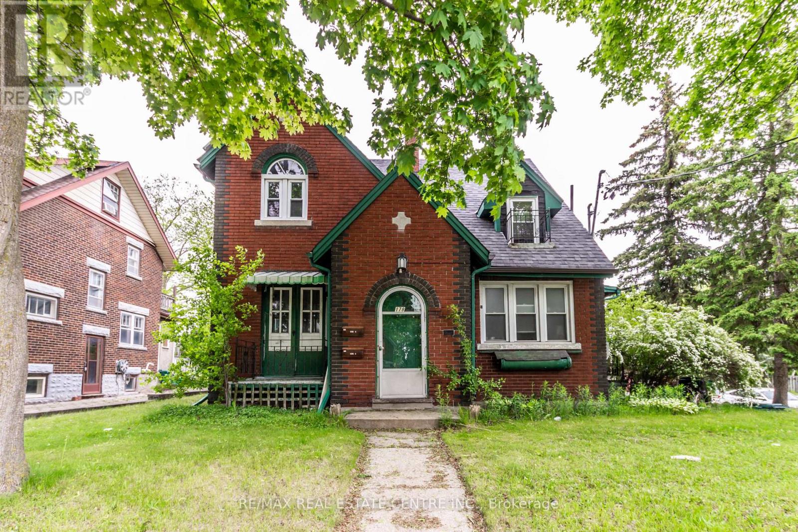 178 Erb St W, Waterloo, ON N2L 1V3