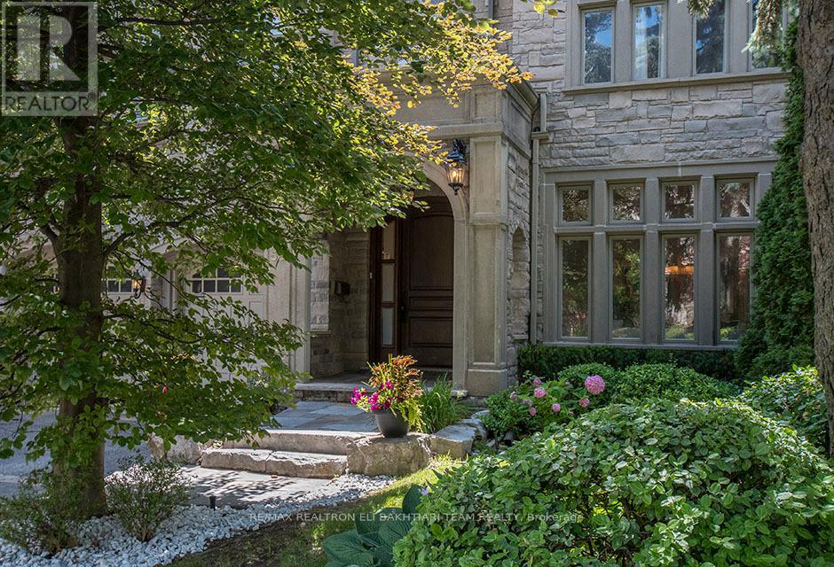 53 York Rd, Toronto Bridle Path-sunnybrook-york Mills, ON M2L 1H7