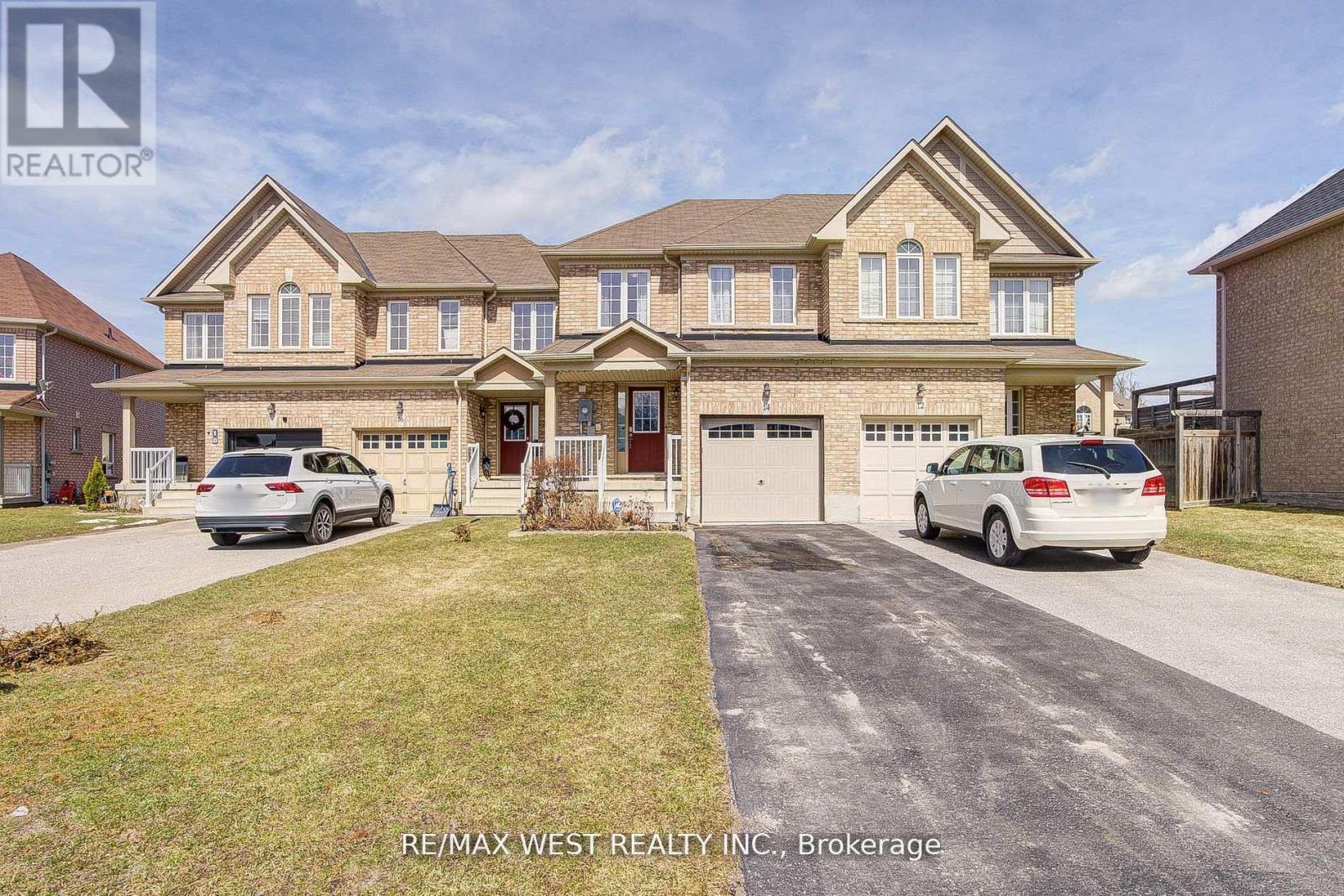14 Lancaster Ct, Barrie, ON L4M 0G1