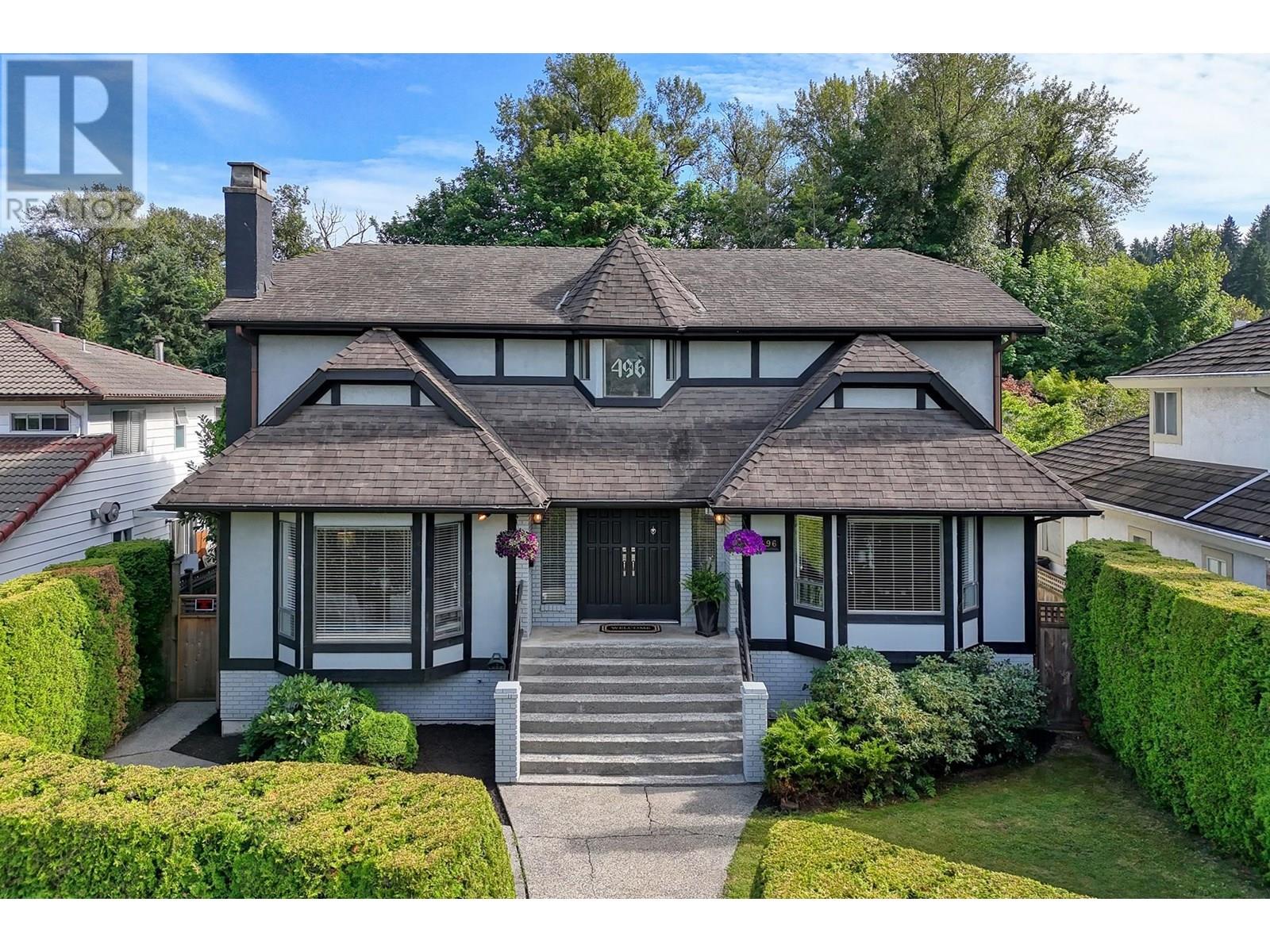 496 Glenbrook Dr, New Westminster, BC V3L 5K1