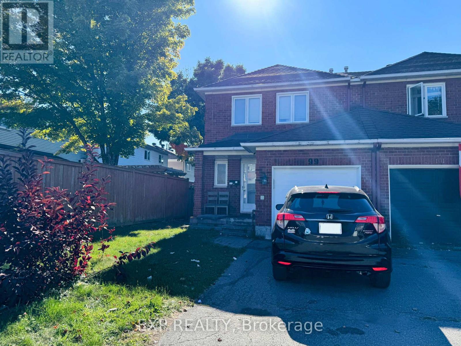 99 Woodbury Cres, Ottawa, ON K1G 5E3