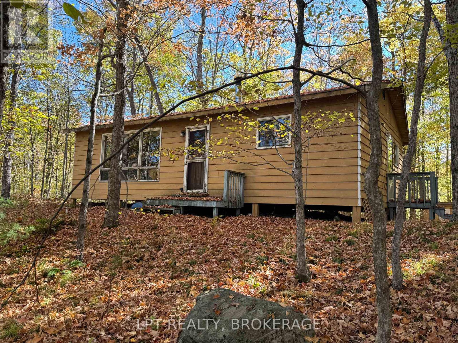 500 Yvon Ln, Rideau Lakes, ON K0G 1X0