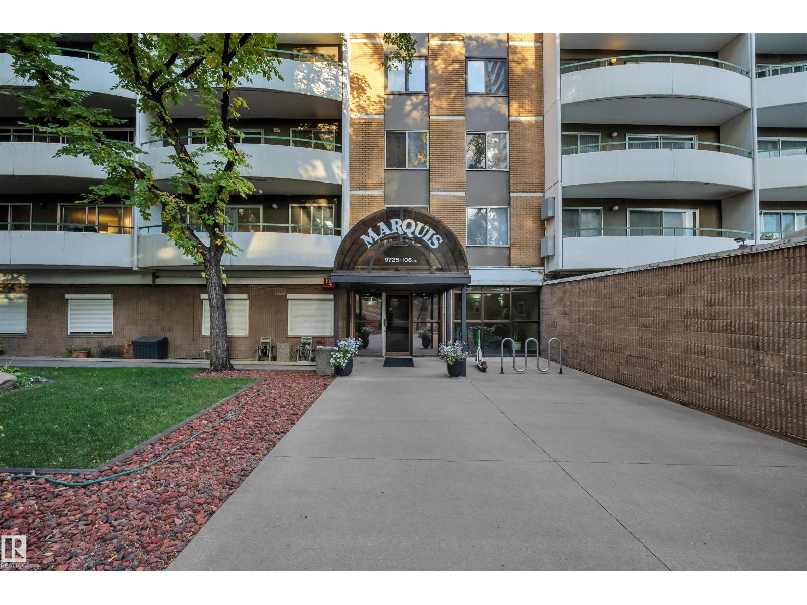 9725 106 Street #407, Edmonton, AB T5K 1B5