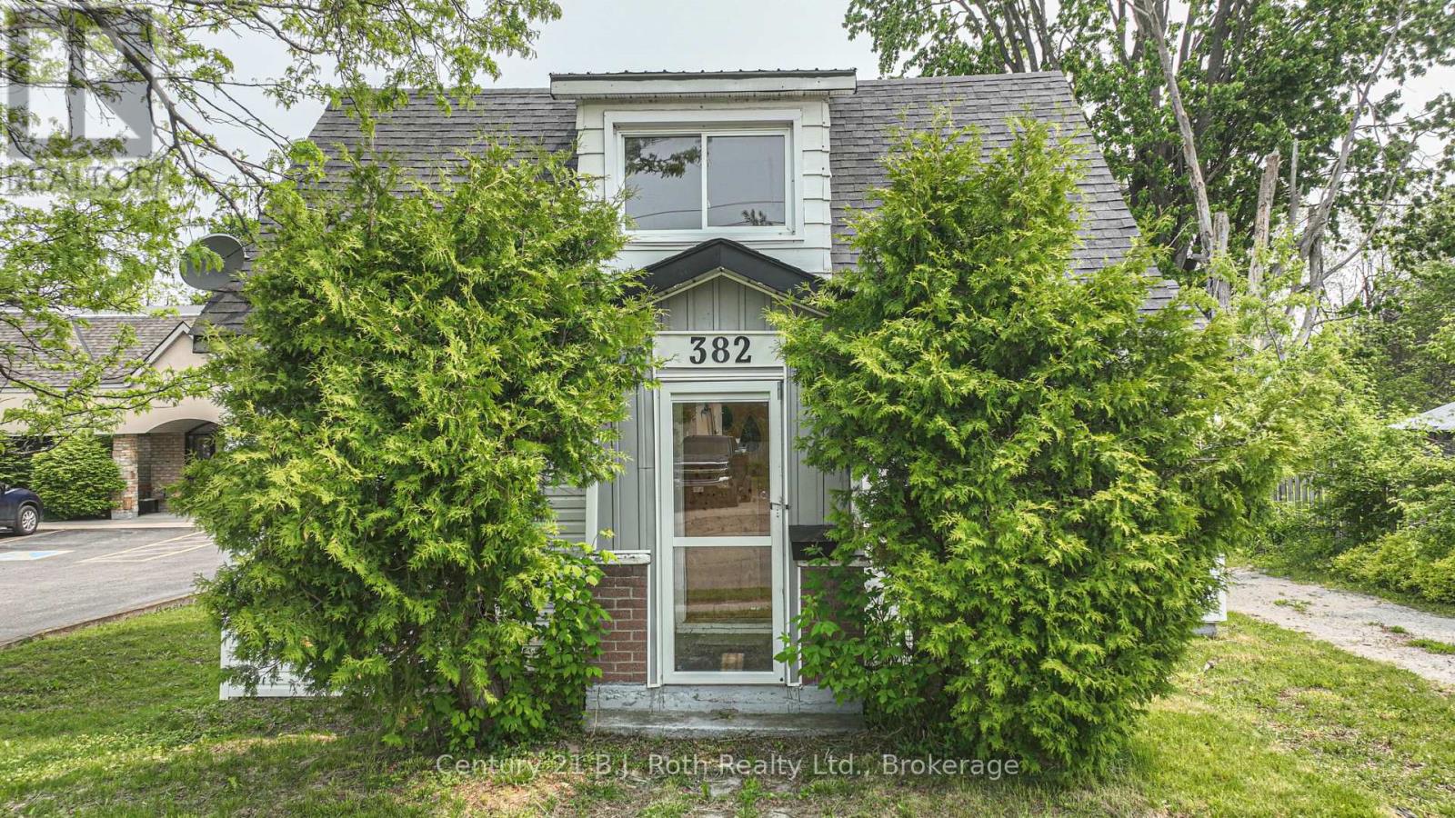 382 W Street N, Orillia, ON L3V 5E6
