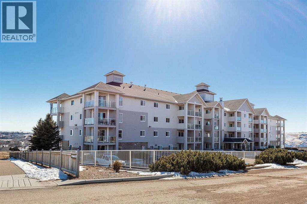 1616 Saamis Drive Nw Unit 208, Medicine Hat, AB T1A 8V4